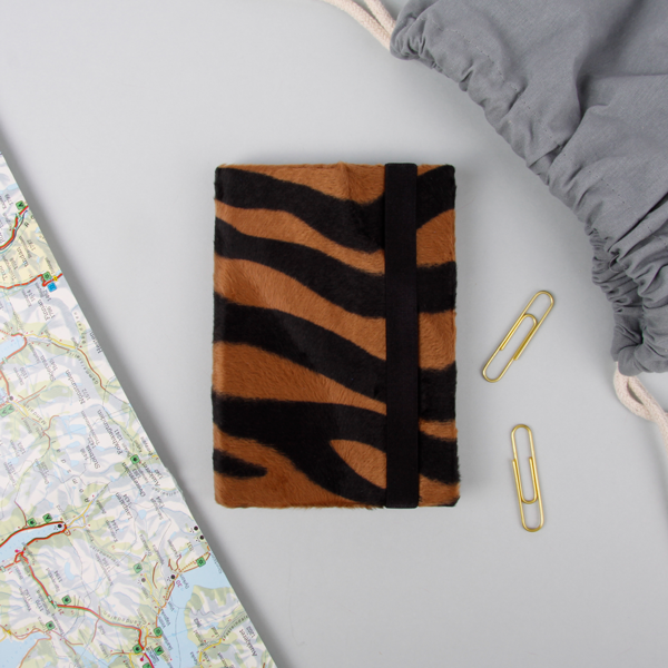 BIZBOOX® Zebra Fellimitat dunkel DIN A6